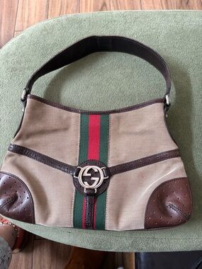 Gucci! Vintage! Canvas and leather Shoulder Bag with Green and Red Stripe